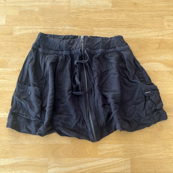 M Navy skirt - Picture 1 of 5